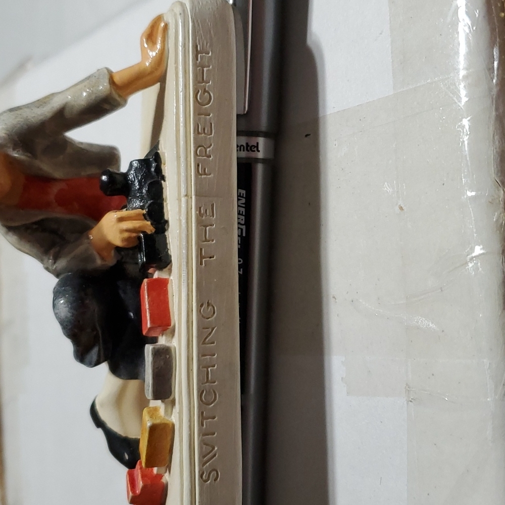 Decor - Picture 2 of 7